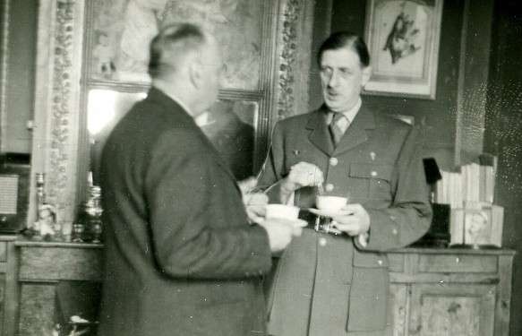 De Gaulle et Fleuret 1947 vue 1